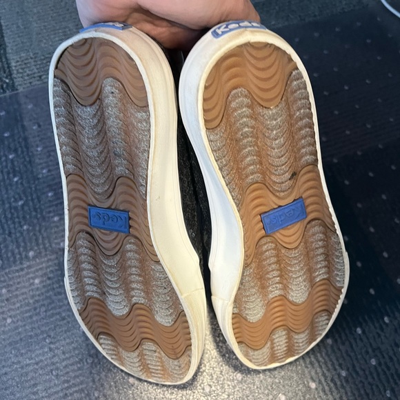 Keds. Sequin slip ons. Size 5 - Picture 2 of 6